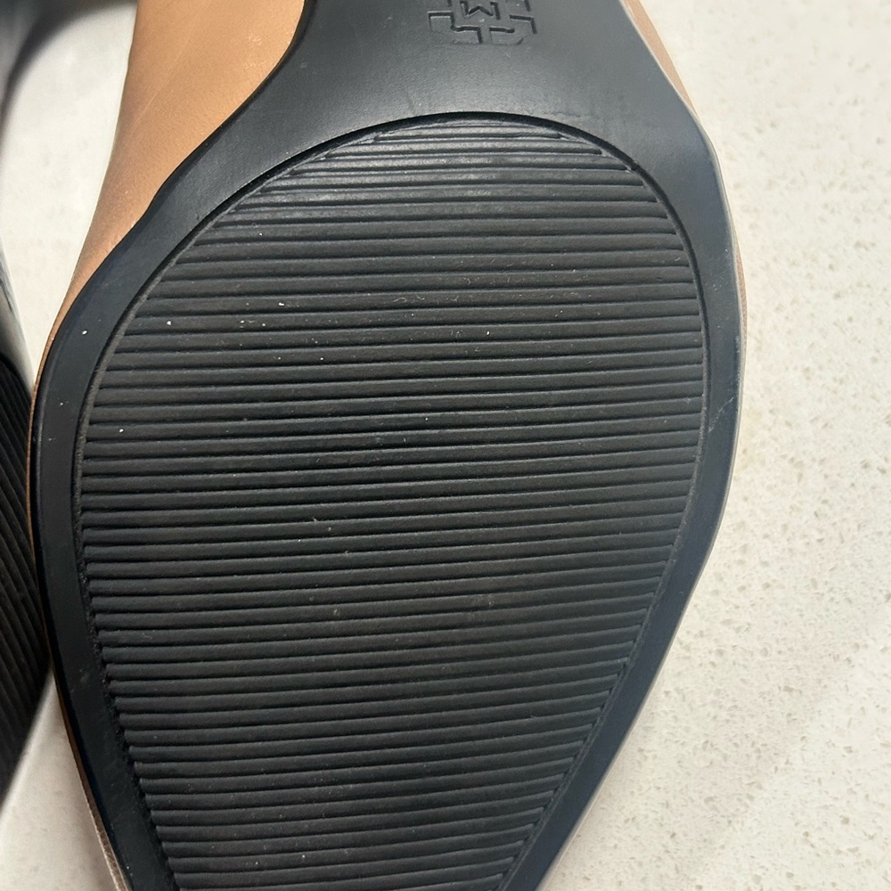 Monet Tan Heels Sleek Professional Design - Picture 6 of 9